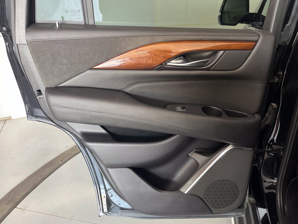 Used 2020 Cadillac Escalade 4WD image 29