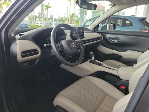 Used 2025 Honda HR-V EX-L image 18