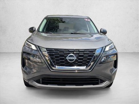 Used 2022 Nissan Rogue S FWD image 2
