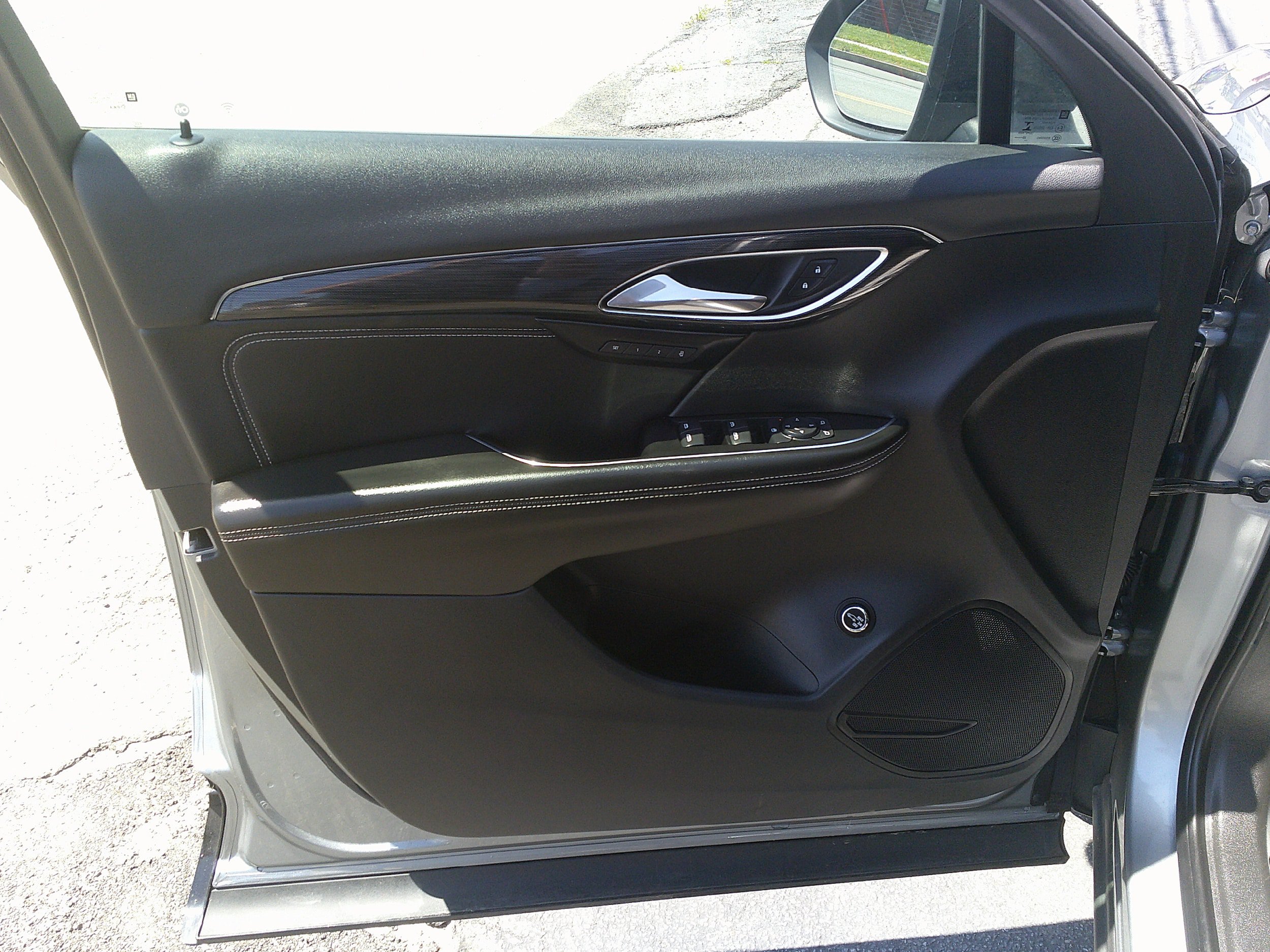 Used 2023 Buick Envision Essence w/ Sport Touring Package AWD/4WD image 14