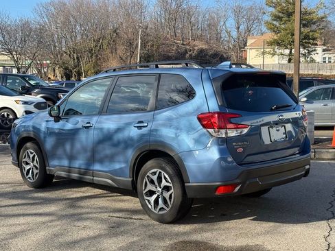 Used 2023 Subaru Forester Premium image 8