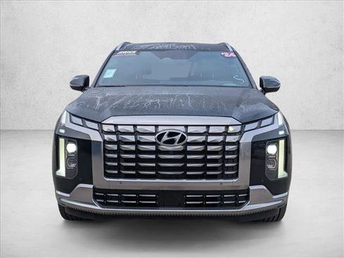 Used 2024 Hyundai Palisade Calligraphy image 2