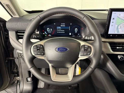 New 2026 Ford Explorer Active RWD image 17