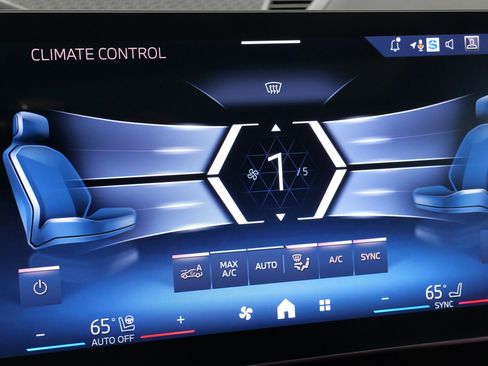 Used 2025 BMW X1 xDrive28i w/ Premium Package image 57