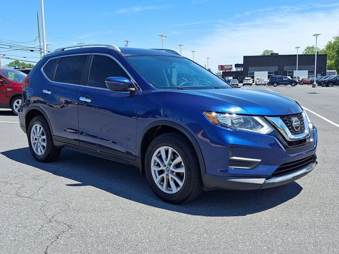 Used 2020 Nissan Rogue SV AWD/4WD image 3