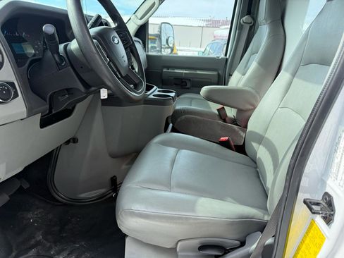 Used 2022 Ford E-350 and Econoline 350 Super Duty w/ Power Windows & Locks Group image 8