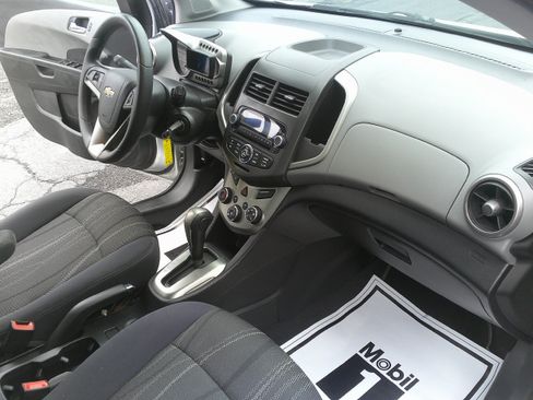 Used 2014 Chevrolet Sonic LT FWD image 27