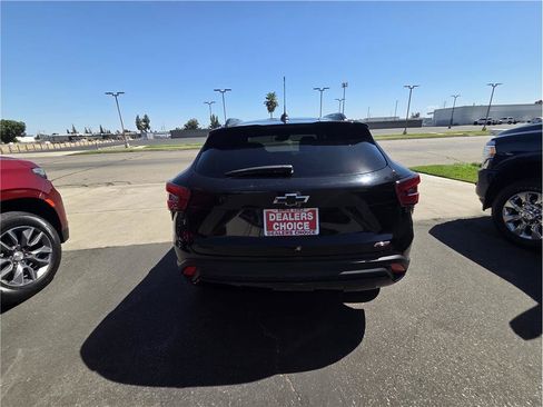 Used 2024 Chevrolet Trax RS w/ Sunroof Package FWD image 6