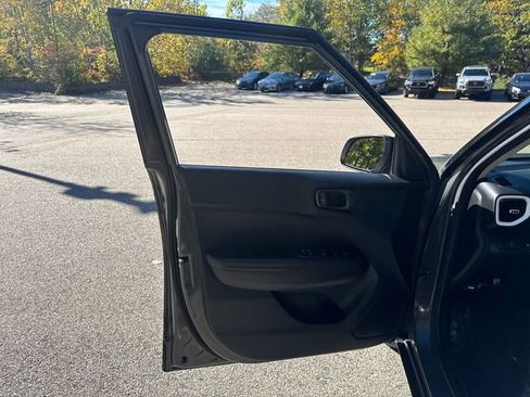 Used 2024 Hyundai Venue Limited image 24