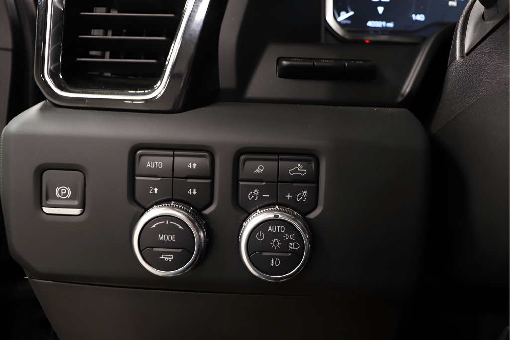 Used 2024 GMC Sierra 2500 Denali w/ Denali Reserve Package AWD/4WD image 18