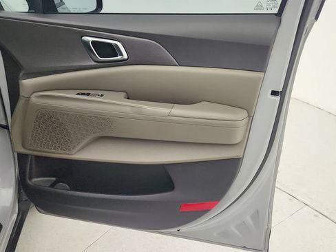 Used 2026 Kia Carnival EX FWD image 32
