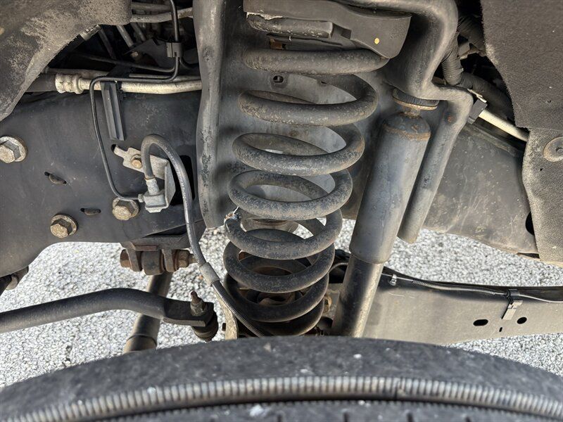 Used 2016 Ford F550 2WD Regular Cab Super Duty image 38