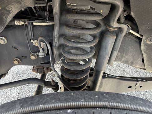 Used 2016 Ford F550 2WD Regular Cab Super Duty image 38