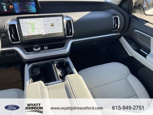 New 2025 Ford Expedition Platinum w/ Platinum Ultimate Package AWD/4WD image 15