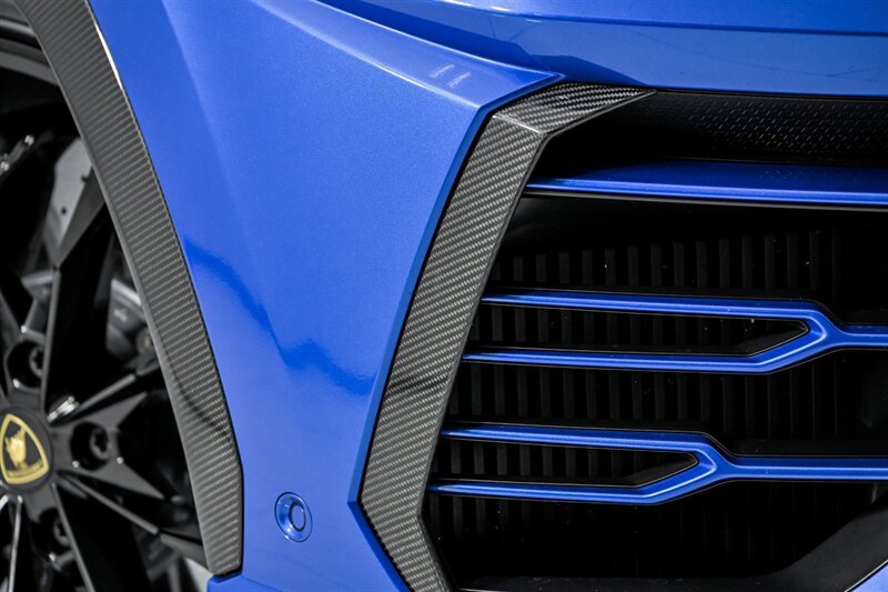 Used 2022 Lamborghini Urus AWD/4WD image 5