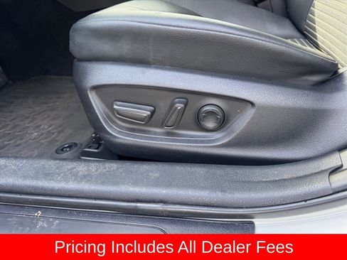 Used 2023 Toyota Camry SE FWD image 14
