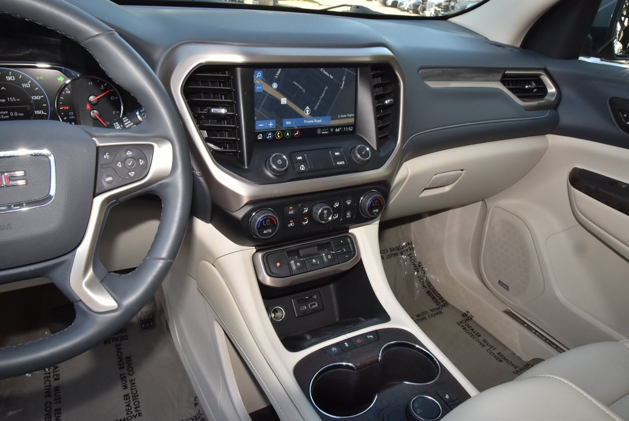 Used 2023 GMC Acadia Denali w/ Denali Technology Package FWD image 27