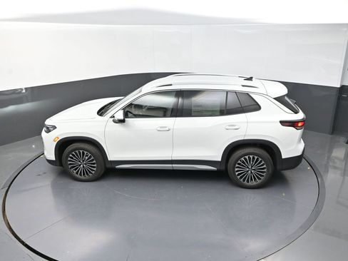 Used 2025 Volkswagen Tiguan S image 18