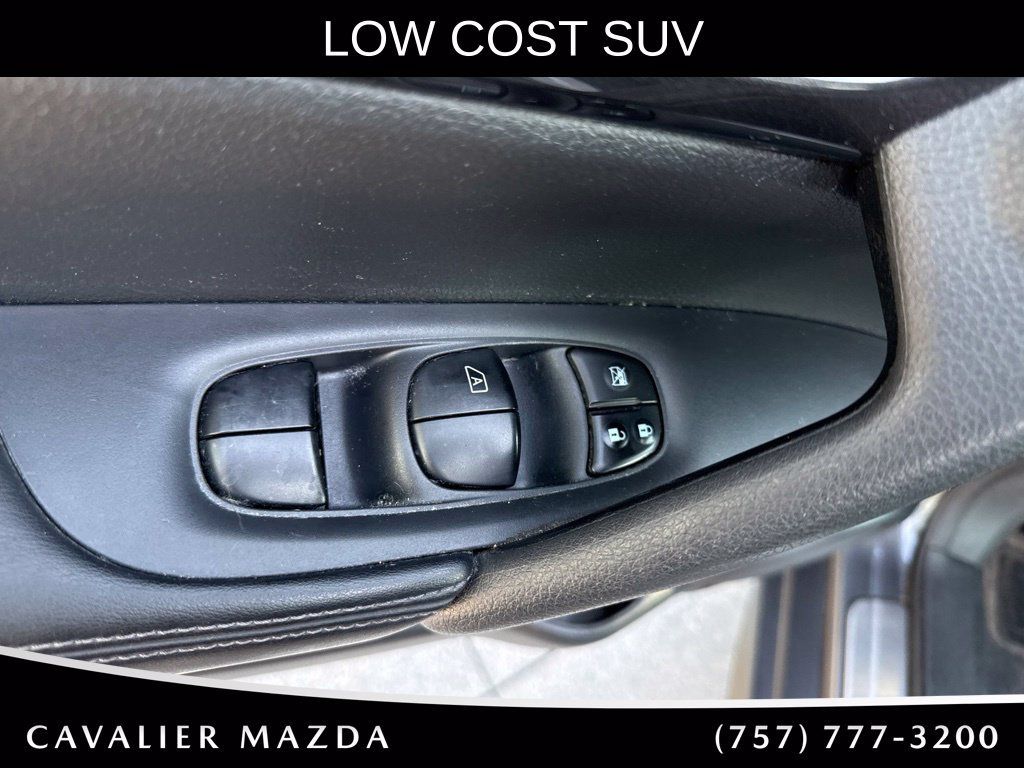 Used 2017 Nissan Rogue SV w/ Midnight Edition Package FWD image 12