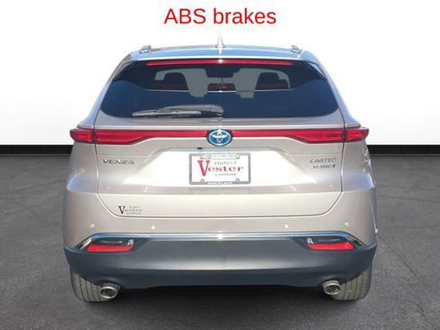 Used 2021 Toyota Venza Limited w/ Advanced Technology Package image 8