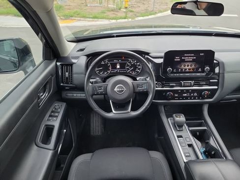 Used 2024 Nissan Pathfinder SV FWD image 28
