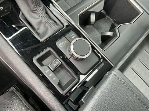 Used 2024 Toyota Tundra Limited image 23