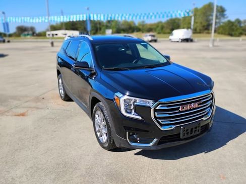 Used 2024 GMC Terrain SLT image 8