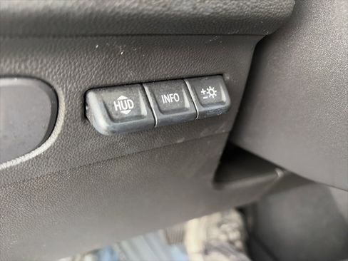 Used 2021 Buick Envision Essence w/ Technology Package I image 18