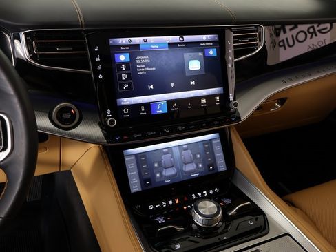 Used 2023 Jeep Grand Wagoneer Series III w/ HD Trailer Tow Package image 5