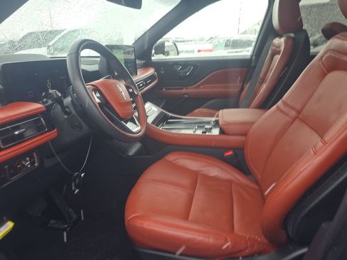 Used 2025 Lincoln Aviator Reserve w/ Jet Appearance Package image 13
