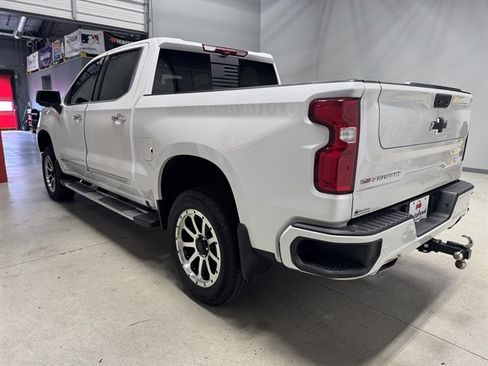 Used 2025 Chevrolet Silverado 1500 High Country w/ Technology Package AWD/4WD image 6