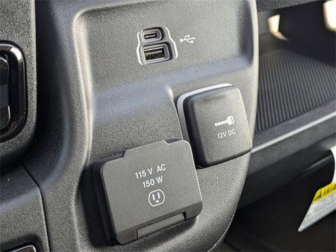 New 2026 RAM ProMaster 2500 w/ Quick Order Package 22G SLT image 21