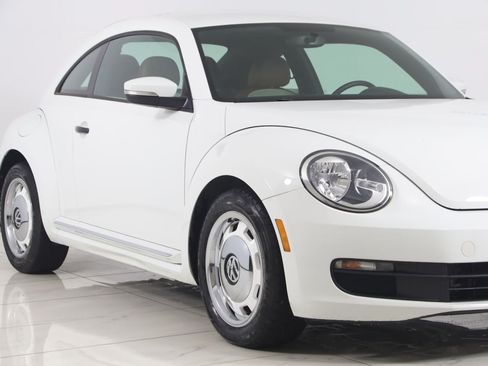 Used 2016 Volkswagen Beetle 1.8T Classic FWD image 33