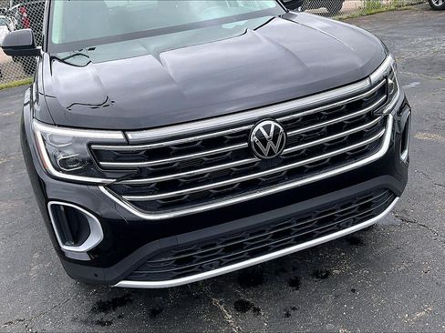 Used 2026 Volkswagen Atlas SE AWD/4WD image 3
