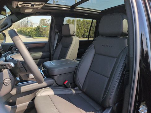 New 2026 GMC Yukon XL Denali w/ Sun & Power Step Package AWD/4WD image 19
