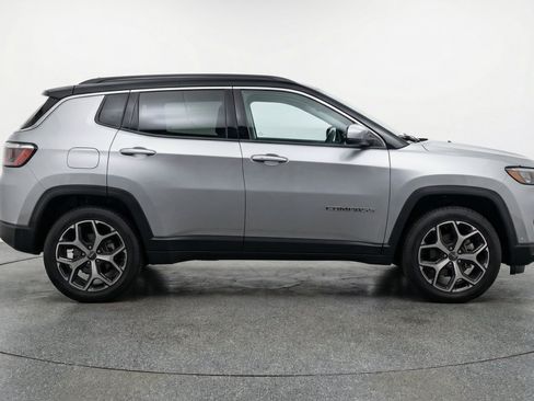 Used 2025 Jeep Compass Limited AWD/4WD image 11