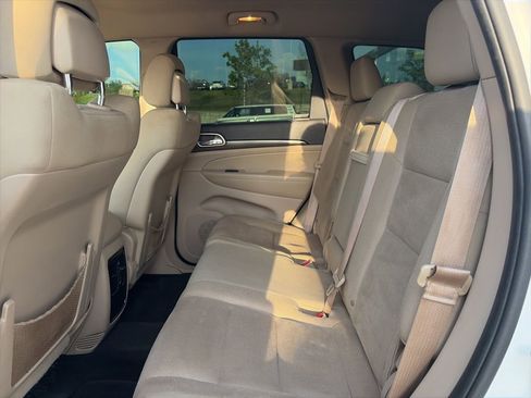 Used 2015 Jeep Grand Cherokee Laredo w/ Quick Order Package 23E image 26