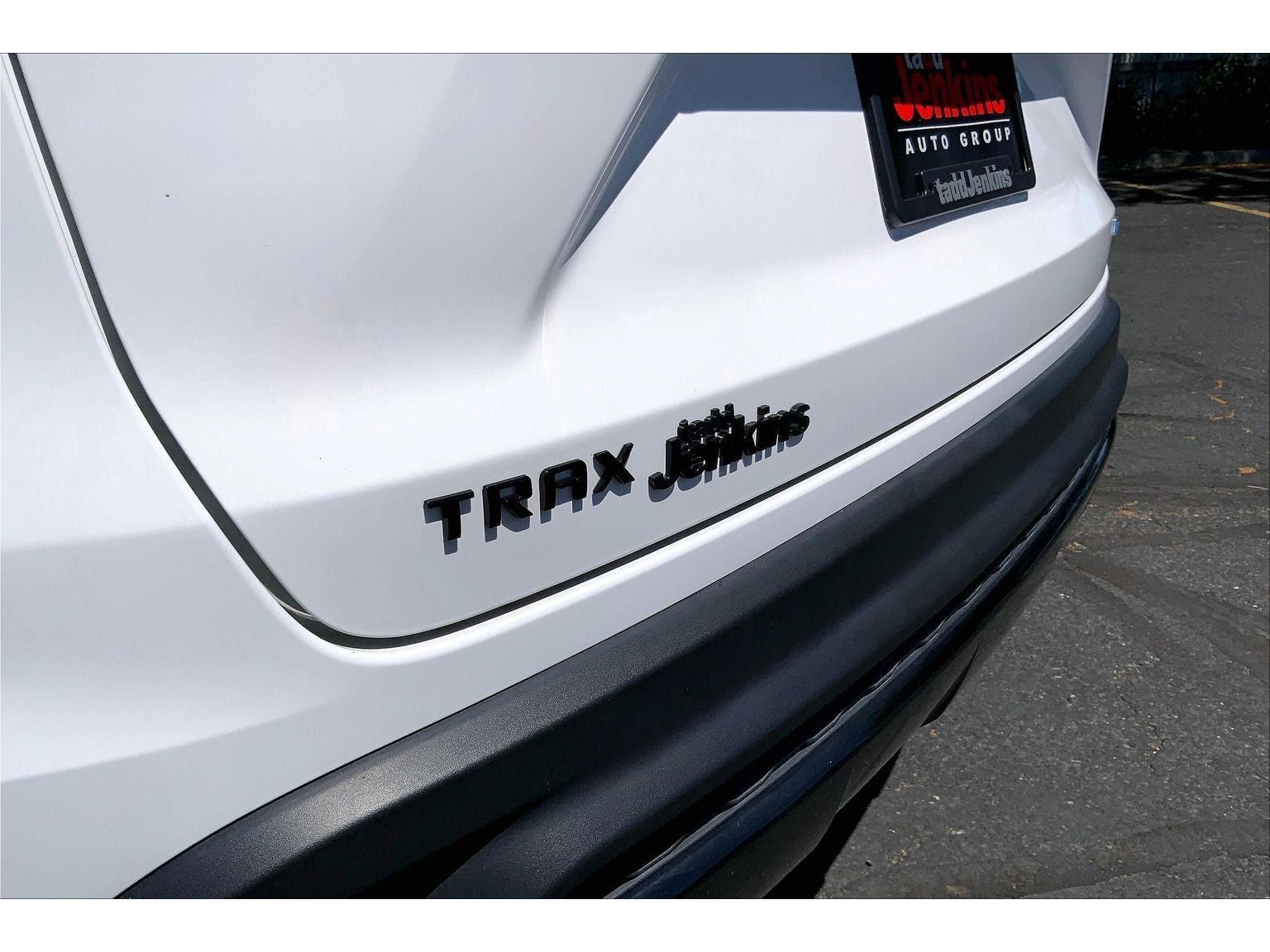 Used 2024 Chevrolet Trax RS w/ Sunroof Package FWD image 9