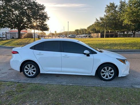 Certified 2025 Toyota Corolla LE FWD image 6