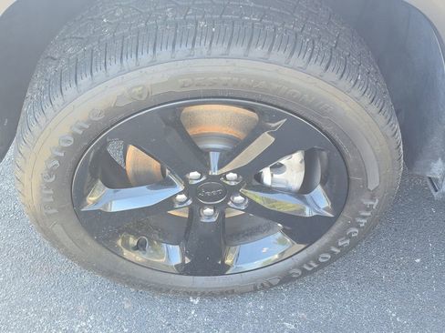 Used 2024 Jeep Grand Cherokee L Altitude image 6