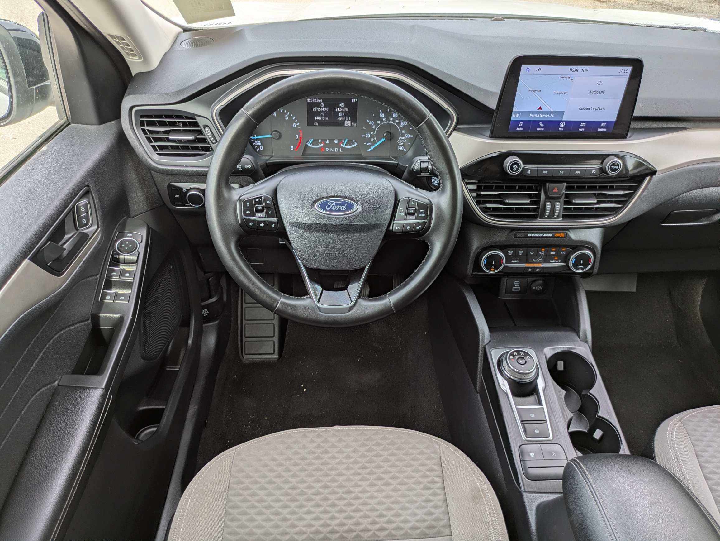 Used 2022 Ford Escape SE w/ SE Sport Appearance Package FWD image 17