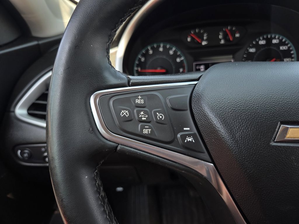 Used 2025 Chevrolet Malibu RS FWD image 24