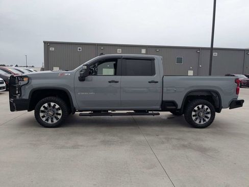 Used 2024 Chevrolet Silverado 2500 Custom w/ Custom Convenience Package AWD/4WD image 7
