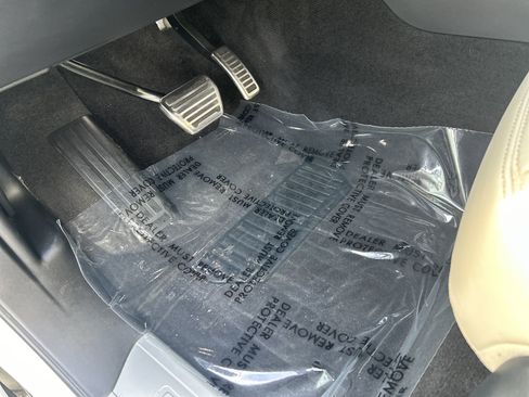 Used 2020 Land Rover Range Rover Sport HST image 17