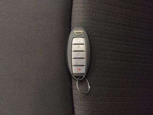 Used 2025 Nissan Altima 2.5 SV FWD image 32