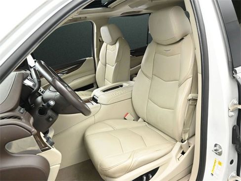 Used 2017 Cadillac Escalade ESV Premium Luxury image 12