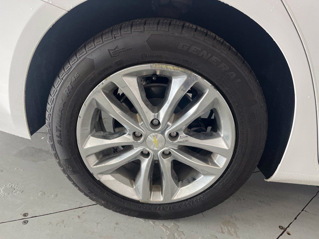 Used 2018 Chevrolet Malibu LT FWD image 15