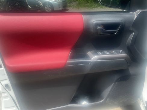 Used 2023 Toyota Tacoma SR5 AWD/4WD image 16