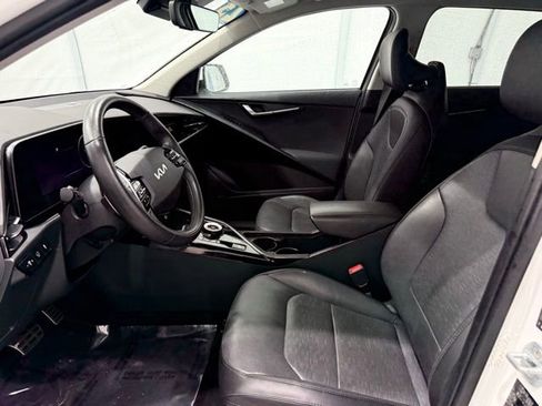 Used 2023 Kia Niro Wave image 12