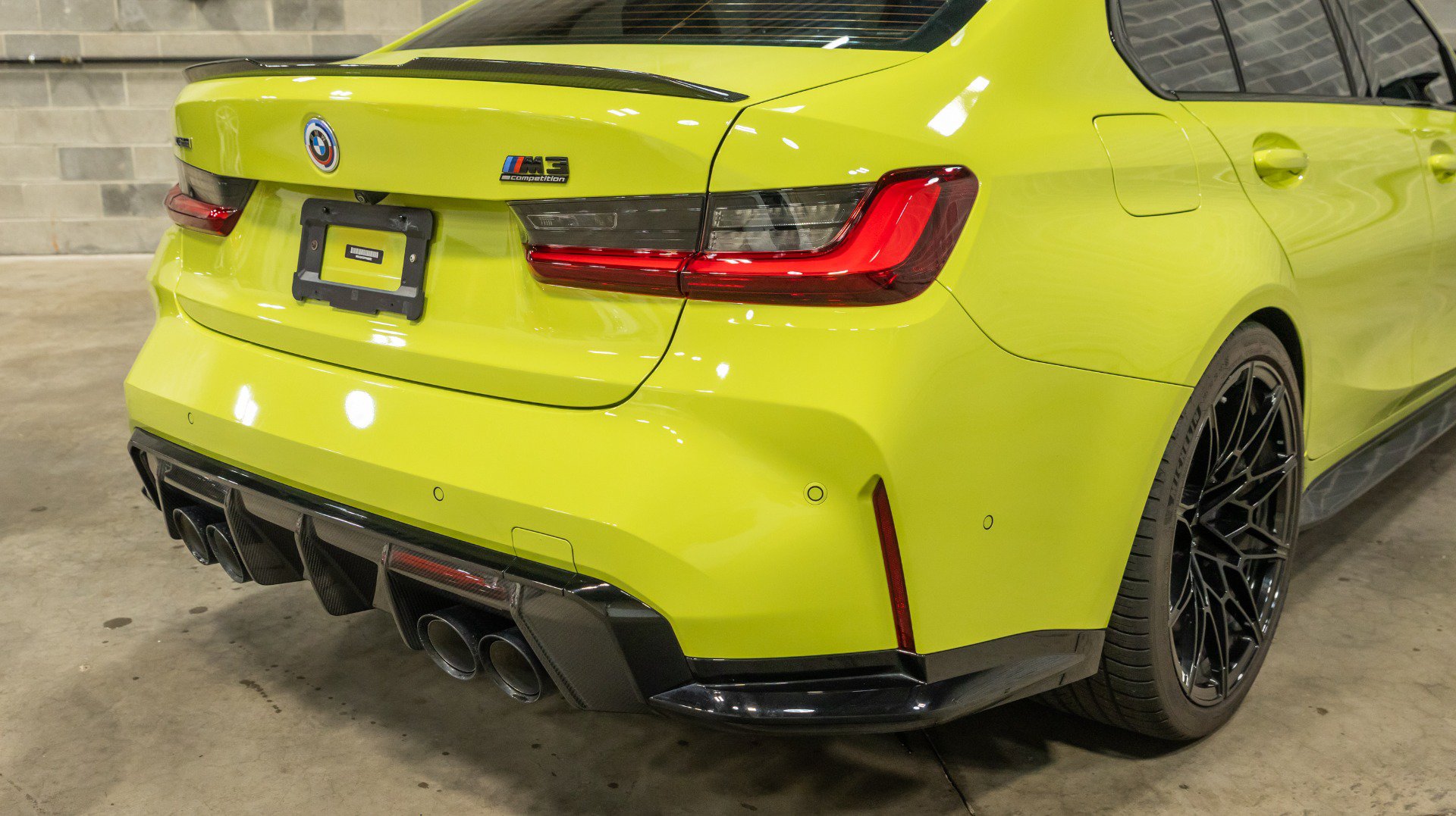 Used 2023 BMW M3 Competition w/ M Carbon Exterior Package AWD/4WD image 31